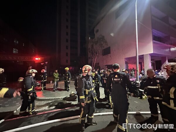 ▲▼台中社區大樓深夜火警。（圖／記者許權毅攝）