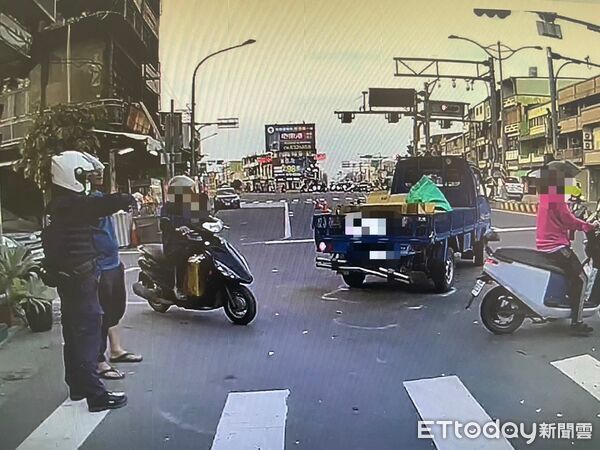 ▲枋寮鄉建興路口車禍。（圖／記者陳崑福翻攝）