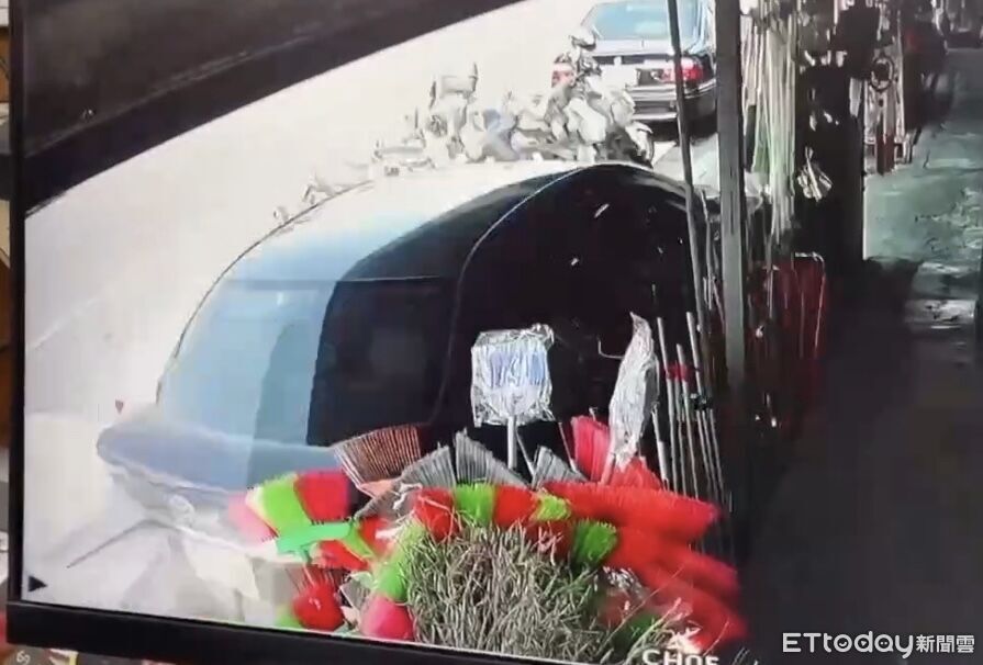 連假首日就喝爆!BMW酒駕連鏟11車 「險撞進賣場」驚險畫面曝