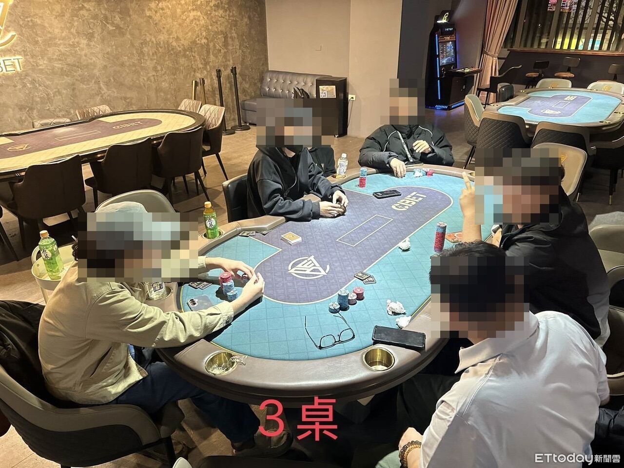假比賽真開賭!嘉義警破獲德州撲克賭場 假借競技名義抽頭牟利