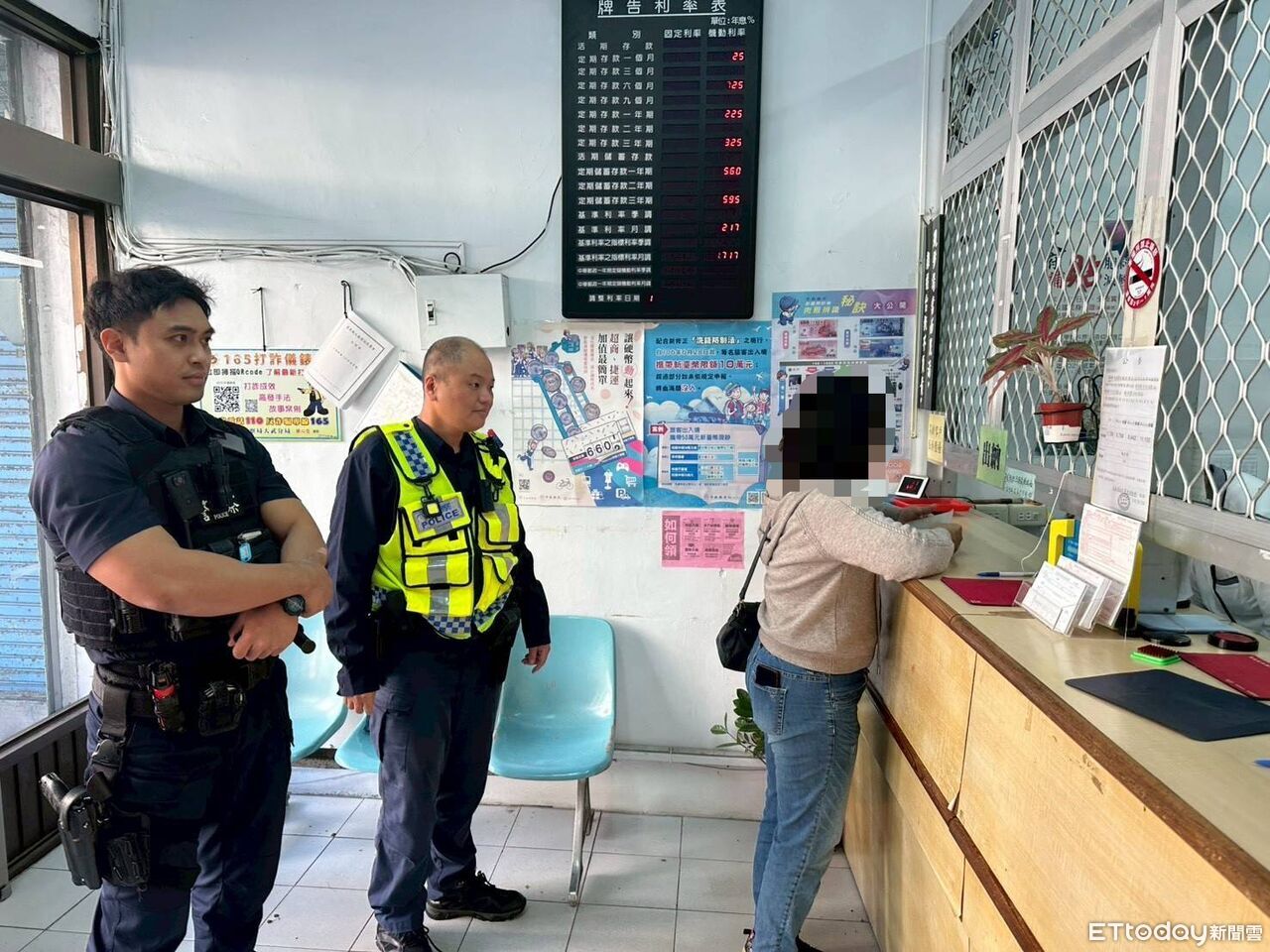 提領200萬工程款心驚驚 達仁警全程護鈔還在派出所內點交