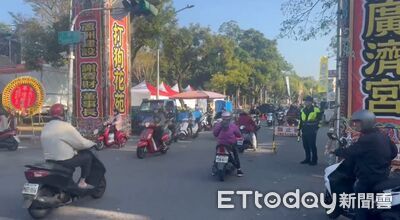 左營蓮潭煙火炸人群！消防局最重罰150萬　警曝遶境收89張罰單