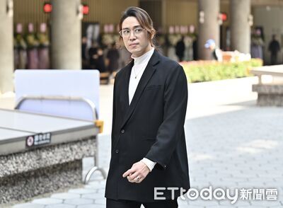 直擊／吳敦告別式「演藝圈只有2人到場」！　陳楚河義氣送到火葬場