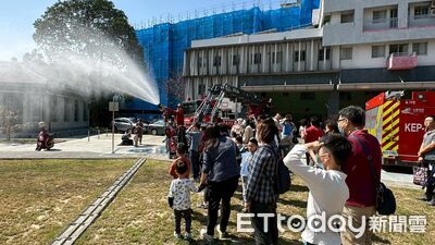 快閃防火宣導夯翻社區！南消互動體驗迎春　小小消防員嗨翻天