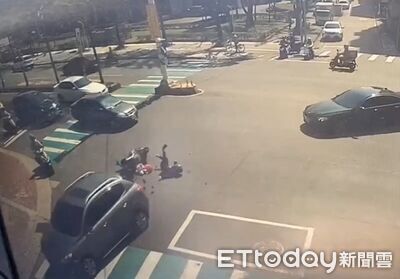 桃園轎車左轉未禮讓　直行機車撞上！騎士四腳朝天慘摔送醫