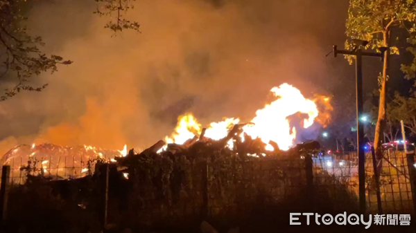 ▲▼高雄橋頭晚間火警。（圖／民眾提供）