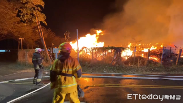 ▲▼高雄橋頭晚間火警。（圖／民眾提供）