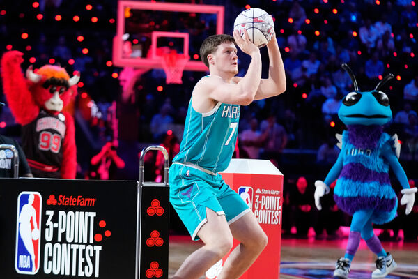 ▲▼2026年NBA明星賽三分球大賽里拉德（Damian Lillard）、布克（Devin Booker）、庫尼普爾（Kon Knueppel）。（圖／達志影像／美聯社）