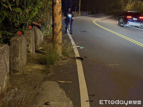 ▲▼             嘉義縣24歲男子無照騎乘黃牌重機自撞電桿，抵達醫院前已死亡。（圖／記者翁伊森翻攝，下同）