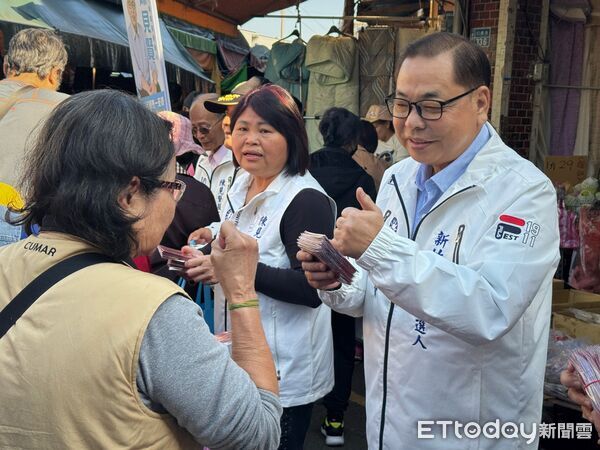 ▲▼陳見賢市場拜年提政見力推世代共好     。（圖／ETtoday翻攝）