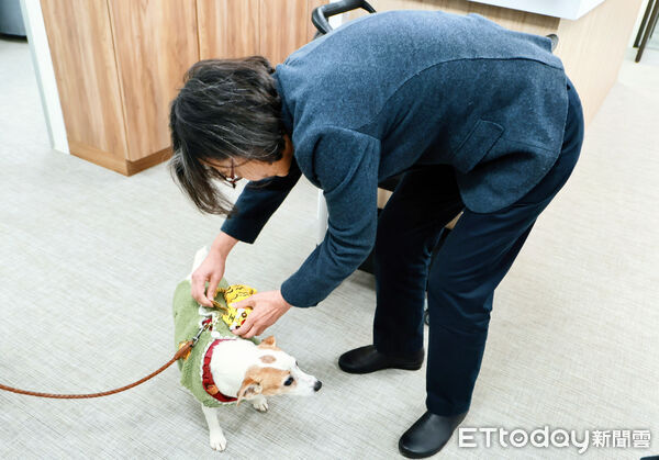 ▲▼  蔡英文辦公室掛「福氣加碼」。（圖／蔡英文辦公室提供）