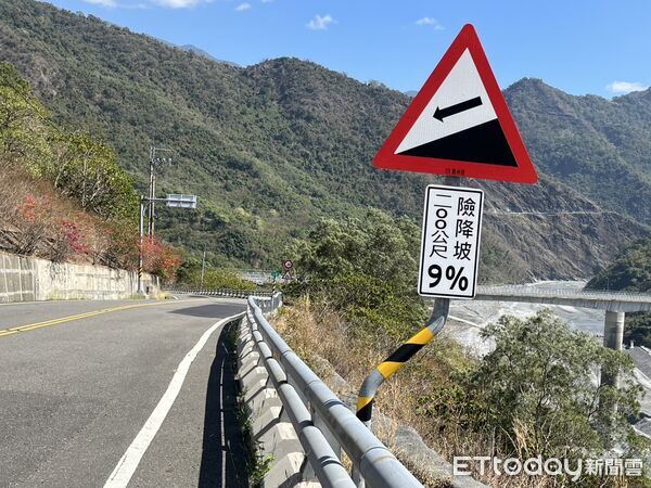 ▲里港警加強台24線測速照相宣導。（圖／記者陳崑福翻攝）