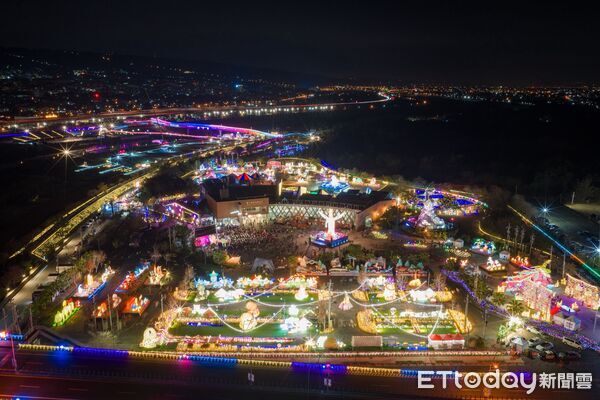 ▲南投燈會情人節浪漫開幕，駿馬、飛馬雙主燈破紀錄；集集燈會「花馬躍光影．石虎照集集」點燈熱鬧到3月3日。（圖／南投縣政府提供）