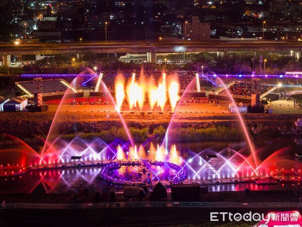 ▲南投燈會情人節浪漫開幕，駿馬、飛馬雙主燈破紀錄；集集燈會「花馬躍光影．石虎照集集」點燈熱鬧到3月3日。（圖／南投縣政府提供）