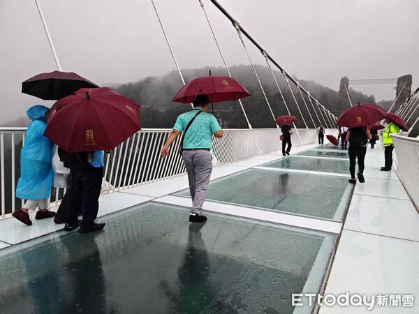 ▲▼  張家界留稿、雲天渡、玻璃橋6           。（圖／記者任以芳攝）