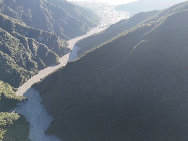 ▲▼     馬太鞍溪堰塞湖最新畫面曝光        。（圖／翻攝自Facebook／林業及自然保育署花蓮分署）