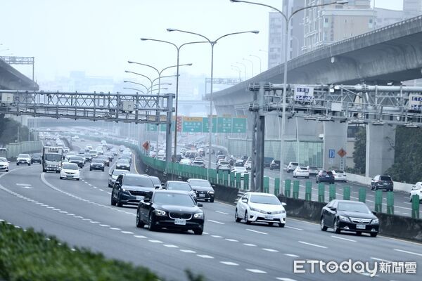 中秋教師節連假「交通量直逼清明」 首日南下最塞祭高乘載