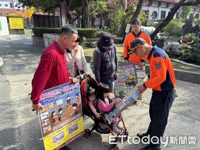 春節祈福不忘防火　南消北門消防走入南鯤鯓代天府宣導守平安