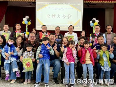 山鄉冬季求學路冷颼颼　游顥募集1120件羽絨衣捐贈22校學童