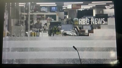 新聞直播「主播消失」！日電視台播出2分鐘空景　詭異畫面曝