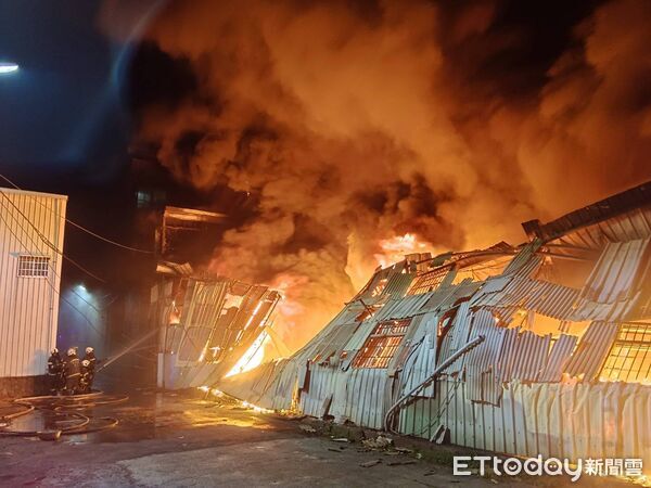 ▲▼彰化製鞋廠大火。（圖／消防提供）