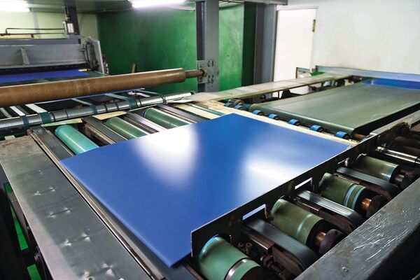 呂金發在5年多前入主印刷版材上市公司太普高，2年就讓公司轉虧為盈。新研發的環保版材已在去年打進美國市場。（太普高提供）