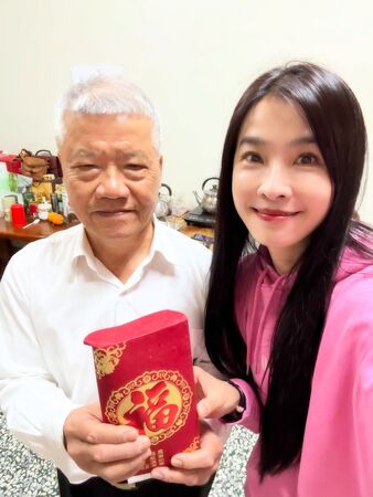 ▲▼小嫻。（圖／翻攝自FACEBOOK／小嫻 （黃瑜嫻））