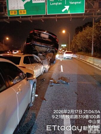 ▲▼國道五楊高架車禍。（圖／記者楊熾興翻攝）