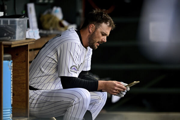 [新聞] 連跑步都做不到！布萊恩慢性背傷惡化　洛磯：須當他無法出賽 - 棒球 - PTT.BEST 批踢踢爆文