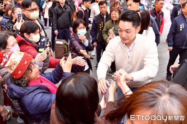 ▲▼蔣萬安士林慈誠宮參拜。（圖／台北市政府提供）