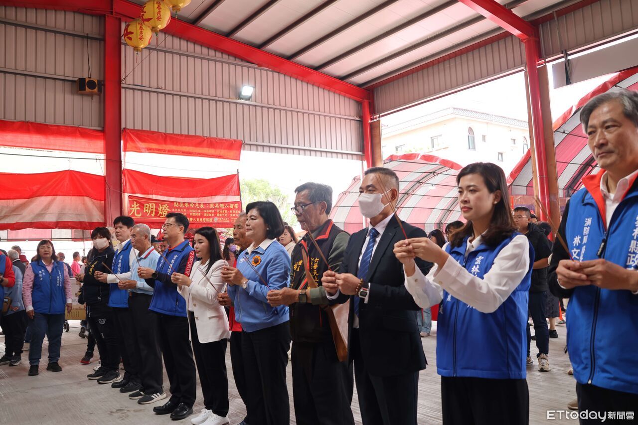初一走春! 張麗善率團祈福發福袋