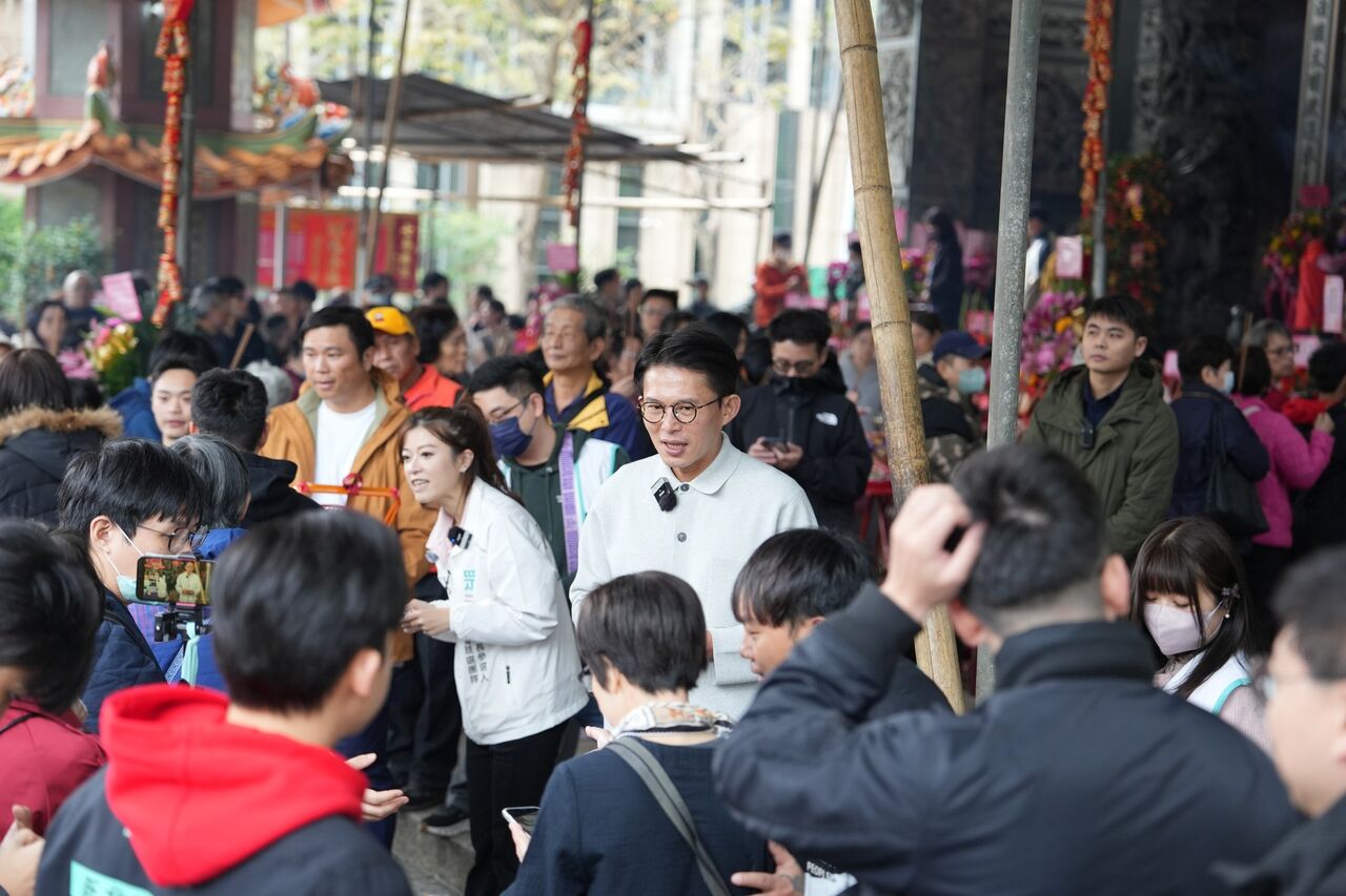 黃國昌拜年遭嗆聲 「四大金釵」林子宇反擊:精心鋪陳的惡意