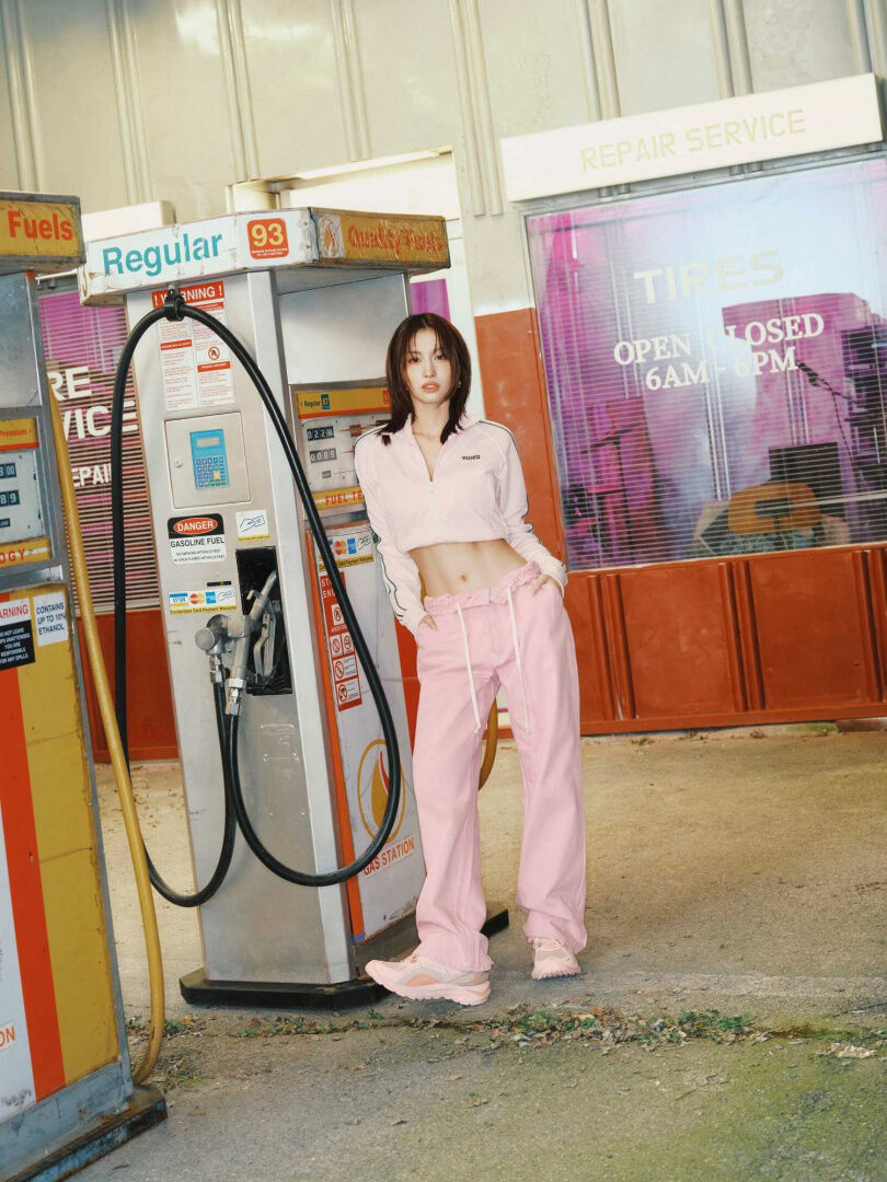 女星穿搭心機全公開！Krystal皮衣裡面竟然這樣穿？MOMO腹肌開外掛、宋雨琦天藍洋裝美到封神