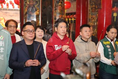 基隆囡仔連線參拜！　張惇涵爆：童子瑋為爭市民福祉「電話打不完」