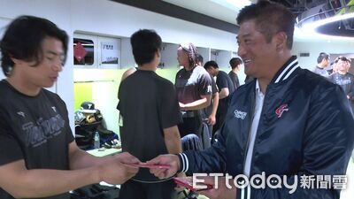 中華隊初三大巨蛋開訓！辜仲諒發紅包勉勵　喊話：為台灣尊嚴全力以赴