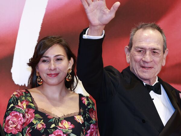 ▲湯米李瓊斯的女兒（左）陳屍飯店。（圖／達志影像／美聯社）