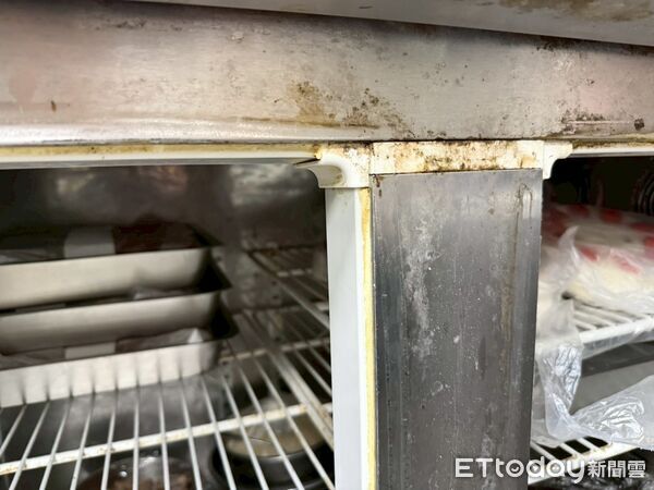 ▲▼紅豆食府天母店傳出疑似食物中毒案，衛生局前往稽查。（圖／衛生局提供）