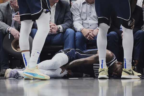 ▲厄文（Kyrie Irving）左膝前十字韌帶（ACL）手術後復健，確定2025-26賽季提前報銷。（圖／達志影像／美聯社）