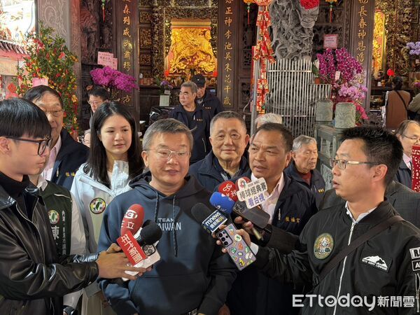 ▲▼民進黨立委蔡其昌大年初三合體林亮君、陳又新新春參拜。（圖／記者陳家祥攝）