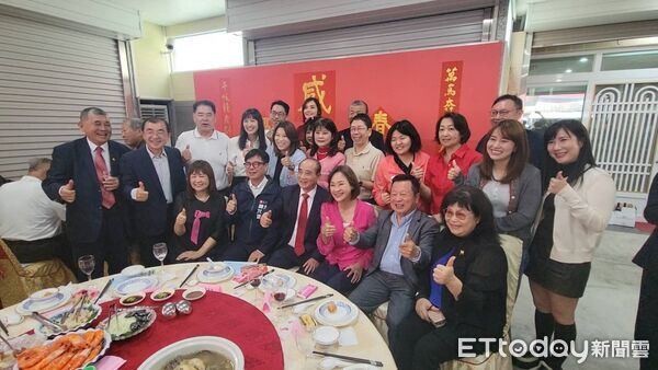 ▲在王金平的邀約下，陳其邁跟柯志恩另類合體，             。（圖／記者吳奕靖翻攝）