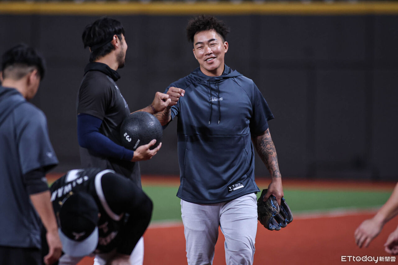 不死鳥神之左腕重現!郭泓志隨隊親自餵球 國手驚艷呼有威力
