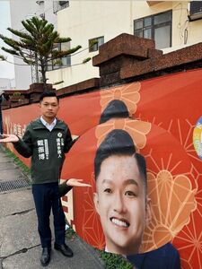 議員參選人看板被壞！被噴檳榔汁慘狀曝　他怒：會倒霉一整年
