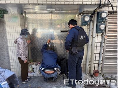 天冷回不了家！八旬嬤忘帶鑰匙急求救　天母暖警全程守候