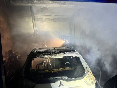 暗夜傳救命聲!彰化轎車衝撞民宅引爆大火 駕駛受困45%燒燙傷