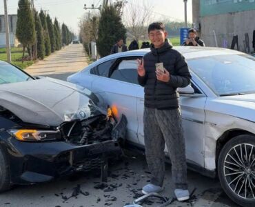 BMW「車貸剛繳完」就撞爛！　陸男燦笑合照：至少人沒事