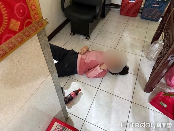 桃園獨居婦過年家中跌倒!兒開車300公里報案 鎖匠拆門救人