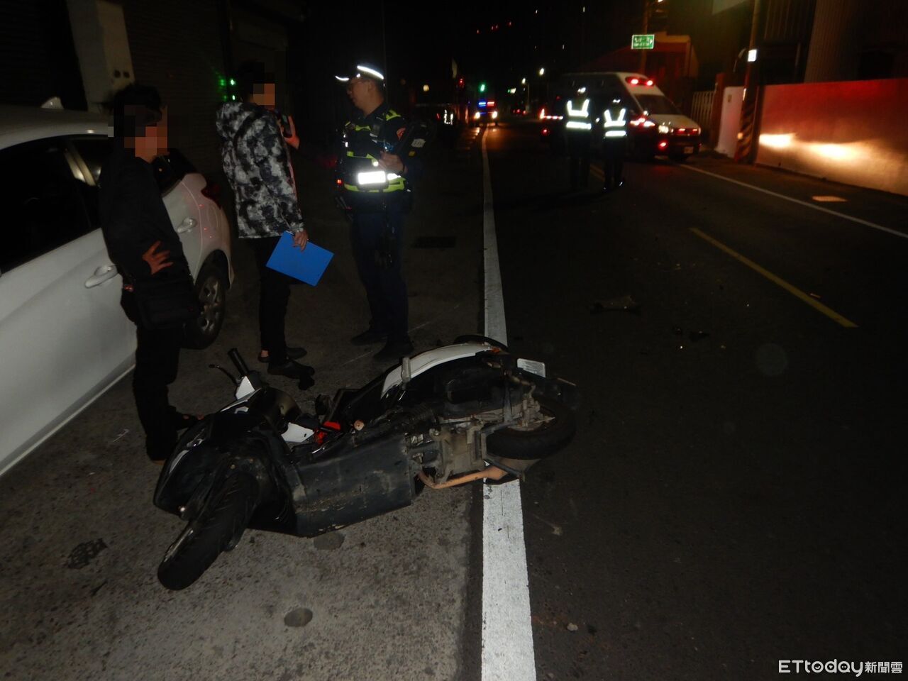 台中凌晨機車對撞!41歲男一度無呼吸心跳...重傷搶命中