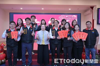 祥獅獻瑞迎新歲！花蓮縣府春節團拜　凝聚團隊士氣共展新局