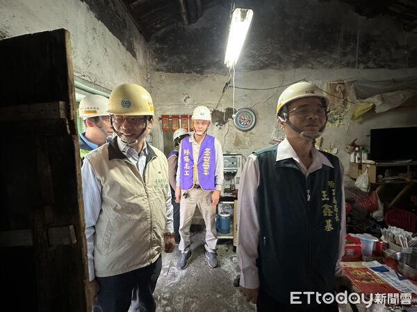 ▲台南做工行善團大年初六前往關廟區進行開春首場修繕會勘。（記者林東良翻攝，下同）