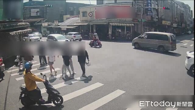 宜蘭街頭大亂鬥!行車糾紛兩陣營亮刀棍 優勢警力鎮壓逮9人